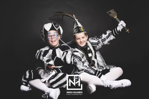 Ze zunt compleet! Prins Loek I & Hofnar Joep Ze zunt compleet! Prins Loek I & Hofnar Joep